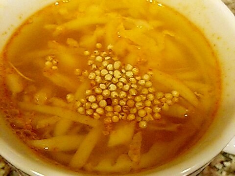 キヌアと生姜のトムヤムスープ